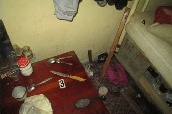 В Ужгороде двое мужчин напали с ножом на парня