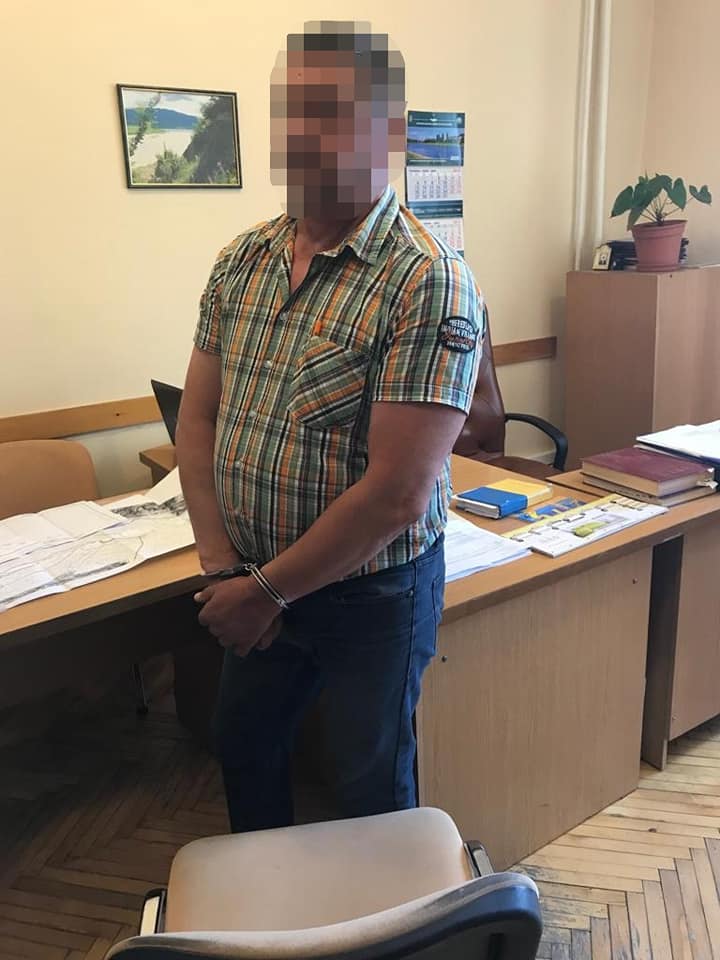 В Закарпатье начальник водного хозяйства "Тиса" любил взять "на лапу"