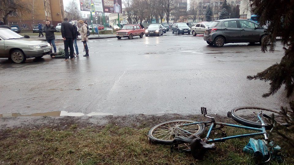 ДТП в Ужгороде: мужчину сбили на пешеходном переходе