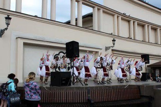 Танцевальный флешмоб в центре Ужгорода