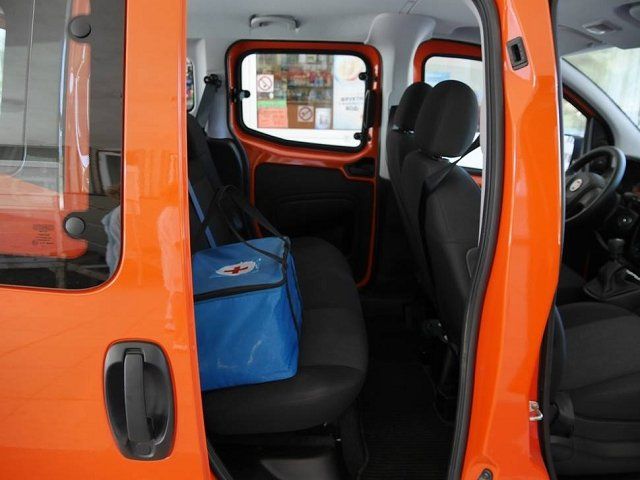 Новая машина выездной бригады паллиативной помощи "Хоспис дома" в Ужгороде
