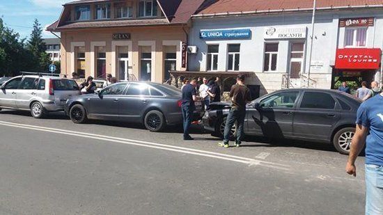В Ужгороде столкнулись три автомобиля