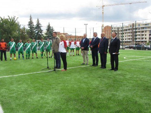 В Ужгороде торжественно открыли спортплощадку УжНУ