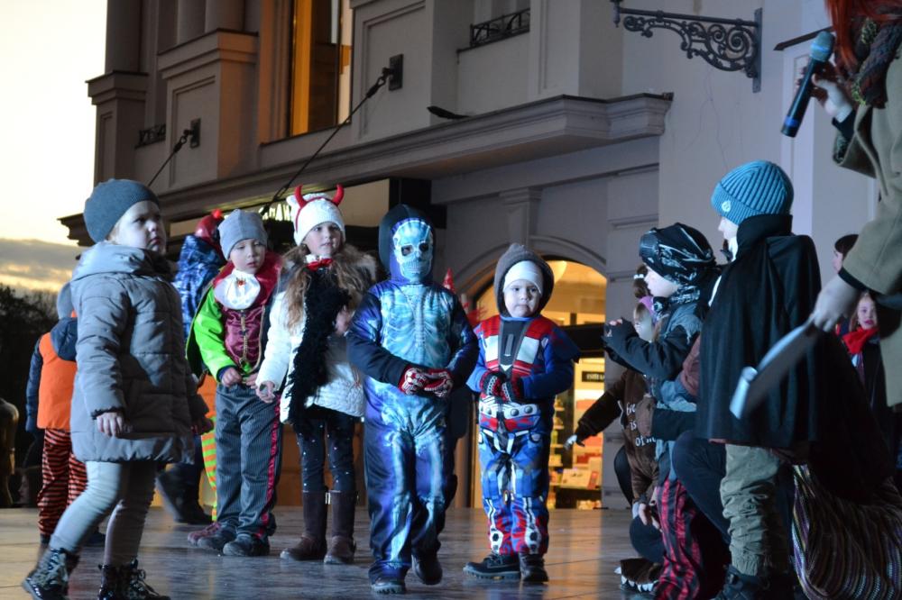 Funny Halloween - веселое костюмированное действо связано с тематикой Хэллоуина