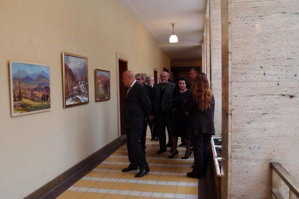 Закарпатская ОГА приглашает посетить "зимнюю" выставку