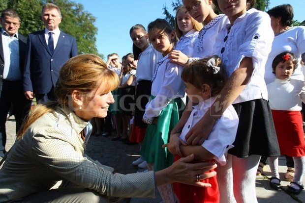 Супруга президента Венгрии находится сейчас в Закарпатье
