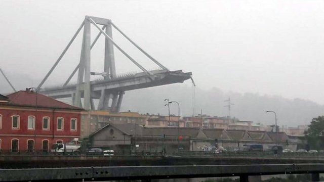 В итальянском городе Генуя обрушился автомобильный мост