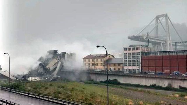 В итальянском городе Генуя обрушился автомобильный мост