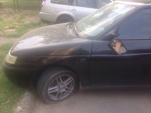 На Закарпатье контрабандисты повредили пограничнику авто