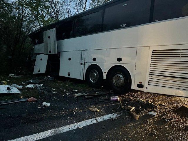 Столкновение фуры и рейсового автобуса в Закарпатье: детали и причины аварии 