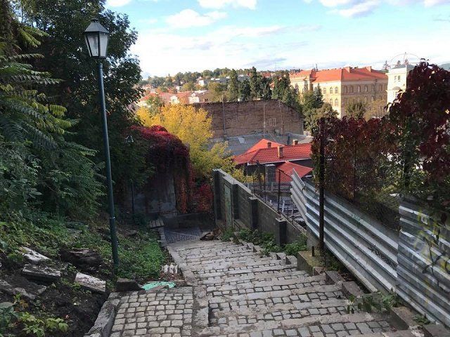 Обновленная замковая лестница в Ужгороде