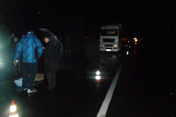 В Закарпатье фура насмерть сбила пешехода