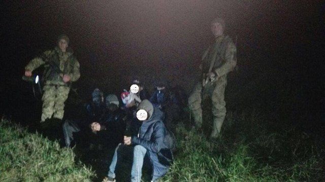 Курсанты-пограничники задержали в Закарпатье 6 нелегалов и их проводника
