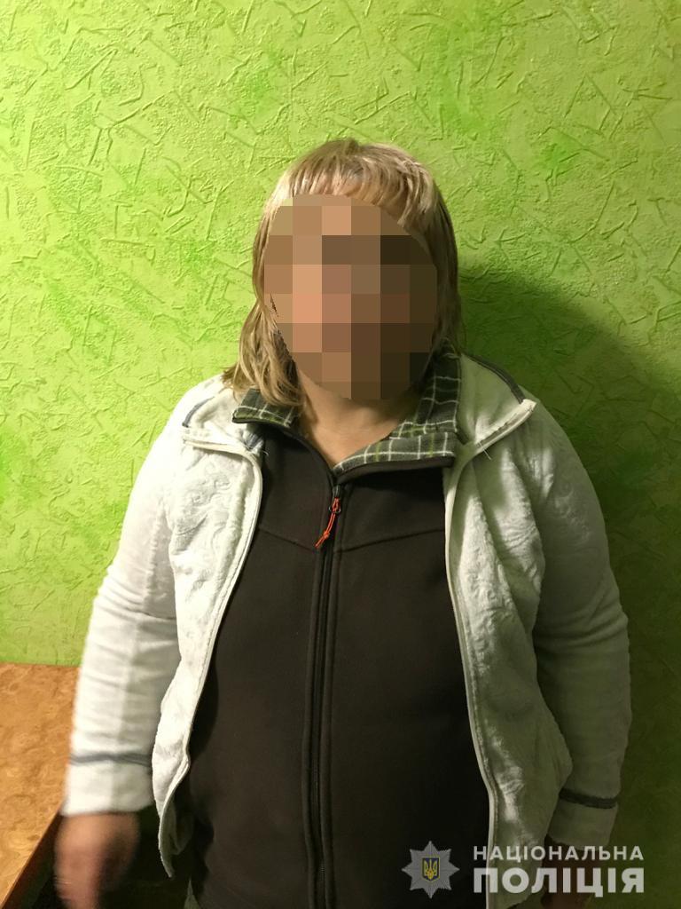 Мешканка Мукачево влаштувала наркопритон у власній квартирі, торгуючи наркотою