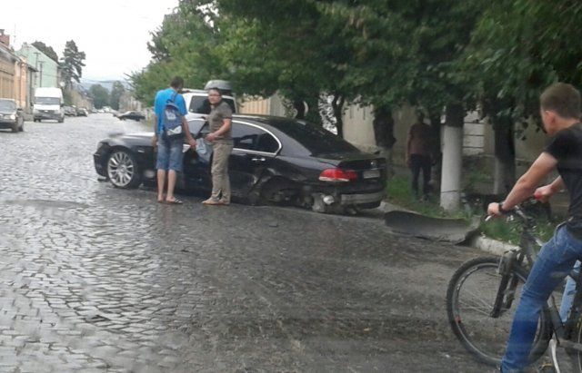 ДТП в Мукачево: Audi оставила без колес BMW