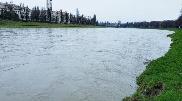 В Уже на Закарпатье существенно поднялся уровень воды