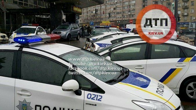 неизвестные пытаются захватить отель Лыбидь, Киев
