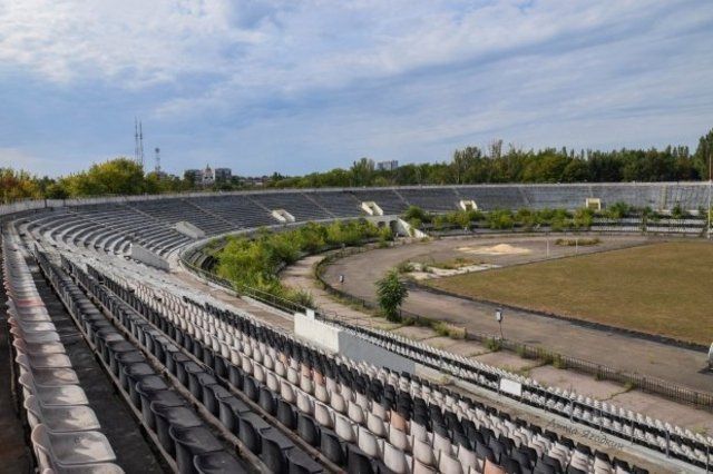 Стадион "Шахтер" в Донецке уходит в упадок