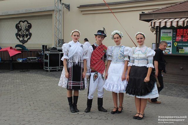 В центре Ужгорода прошел межнациональный праздник
