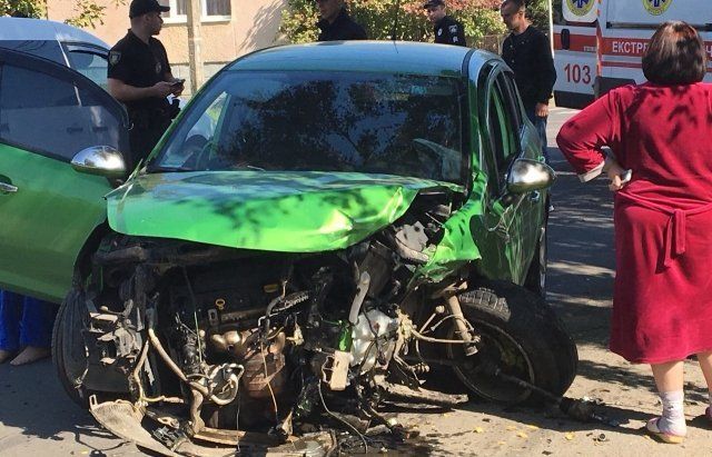 ДТП в Мукачево: Авто разбиты, постраждавшие в больнице