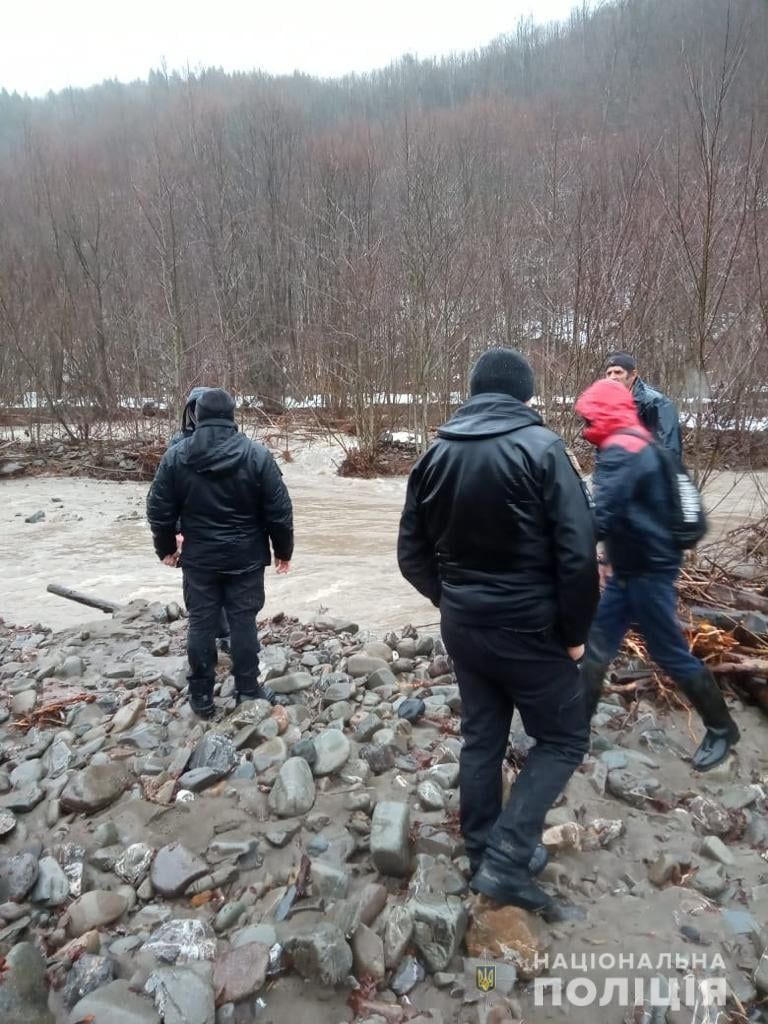 Повозку разрушила вода: Как маленький мальчик в Закарпатье исчез в реке