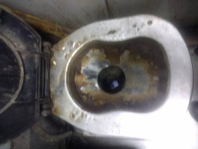 Туалет в электричке "Львов-Мукачево" просто ужас