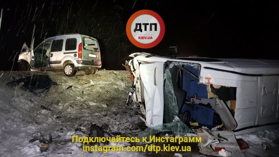 Под Киевом очередное дорожно-транспортное происшествие, есть жертвы