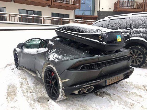 Британец прославился приехав на Lamborghini в Карпаты
