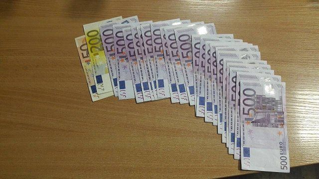 На КПП "Тиса" таможенники изъяли не задекларированные почти 11 тысяч евро