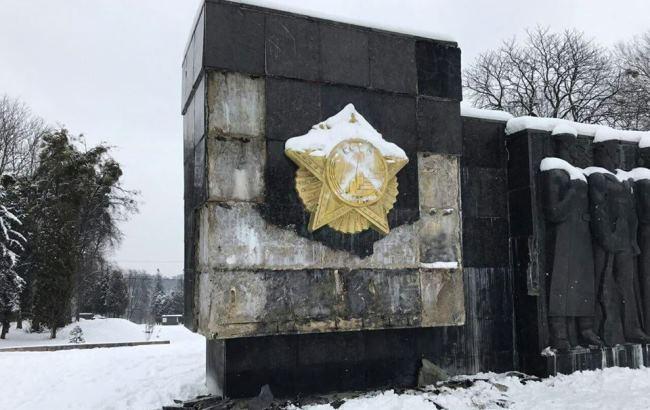 Во Львове бесславные ублюдки хотят уничтожить монумент советским солдатам