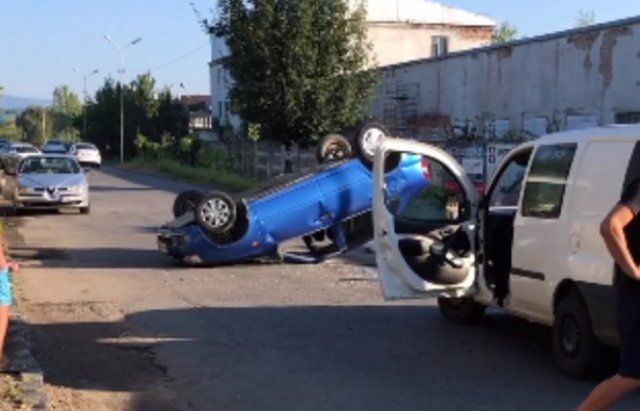 Дорожная авария в Закарпатье послало одну из машин в "нокаут"!