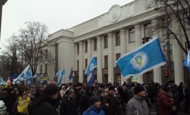 Профспілки Закарпаття та України вимагають гідного життя для людей!