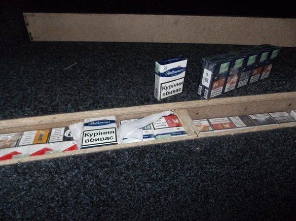 Украинец пытался провезти в Италию более 1 400 пачек контрабандных сигарет