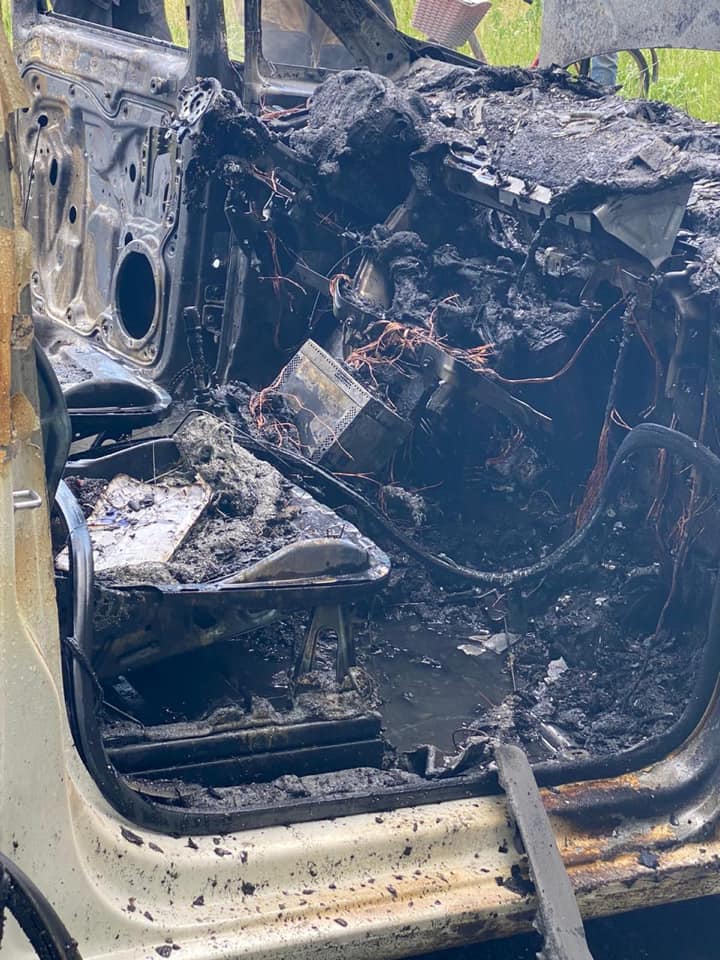 Будоражащее ЧП в Закарпатье: Автомобиль охватил сильнейший огонь прямо на трассе 