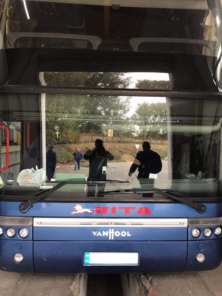 В Закарпатье кроме туристов в интернациональном автобусе нашли то, чего там быть не должно 