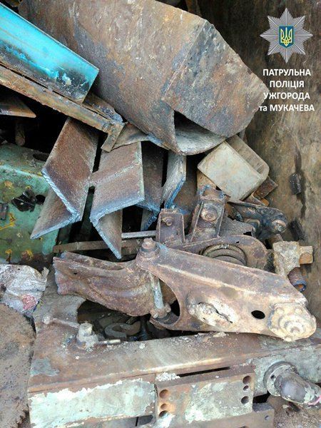 Ужгородские патрульные обнаружили авто с металлоломом