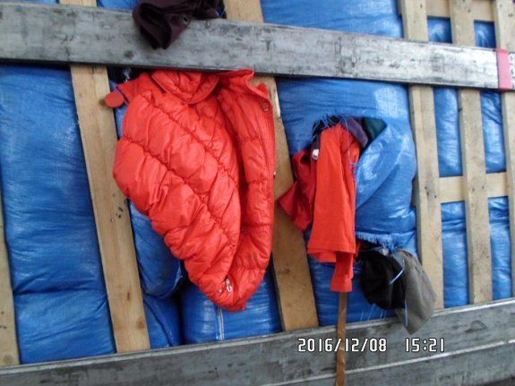 Закарпатские таможенники задержали фуру "левого" секонд-хенда