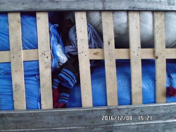 Закарпатские таможенники задержали фуру "левого" секонд-хенда