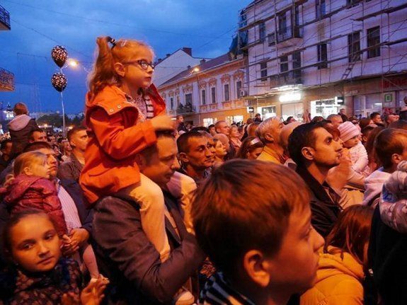 Праздничный концерт в Ужгороде собрал много народа