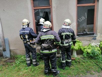 У Мукачево спалахнула квартира — одна людина в лікарні