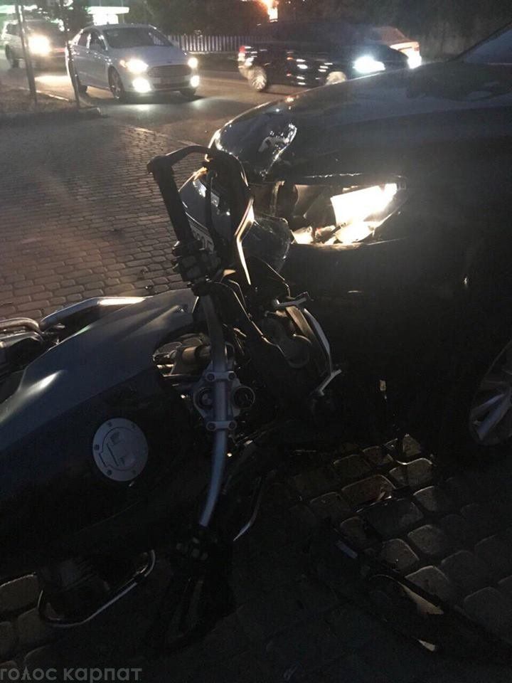 Мотоцикліста в Ужгороді збила колишня дружина голови Нацполіції України?
