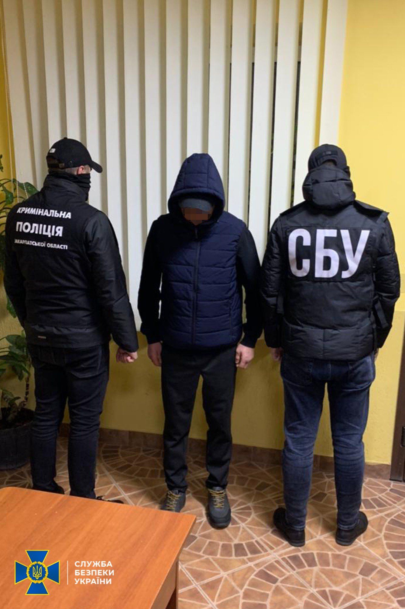 СБУшники вышли на поджигателя автомобиля закарпатского журналиста