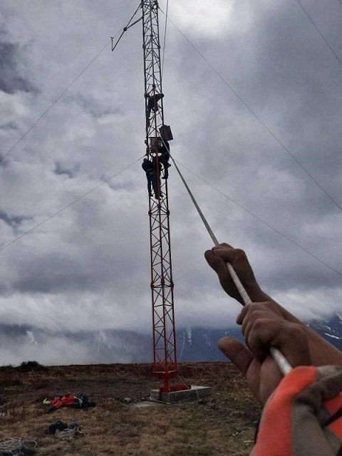 В Закарпатті на горі Плай від ураження електрострумом помер чоловік