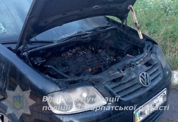 Злоумышленники подожгли "Volkswagen Caddy" на Закарпатье