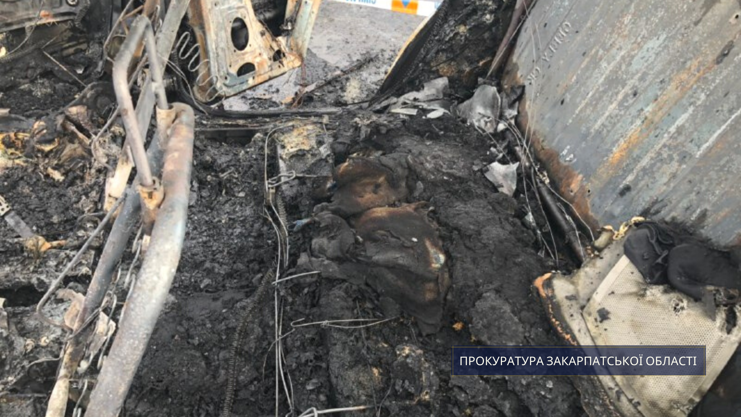 Столкновение двух иномарок в Закарпатье привело к большому пожару - двое пострадавших