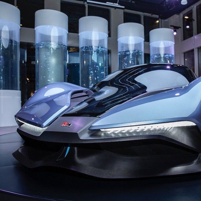 Скорость до 250 км/ч: Словаки показали в Дубае новый концепт-кар Hydrogen MH2