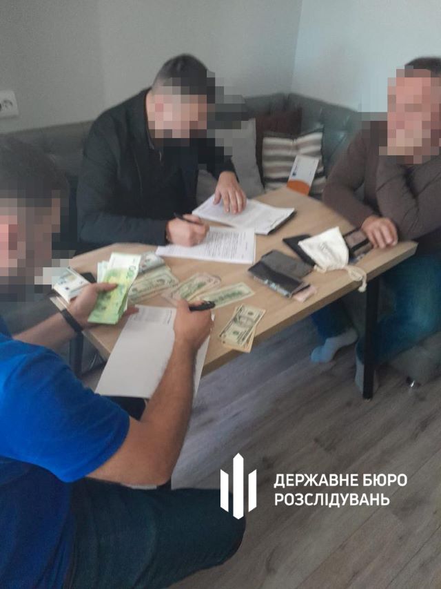 Замглавы врачебной комиссии на Львовщине пыталась съесть взятку