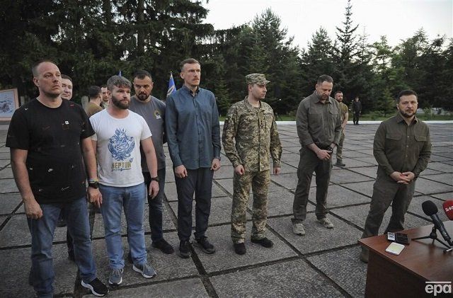Эрдоган освободил командиров "Азова" и передал их Зеленскому