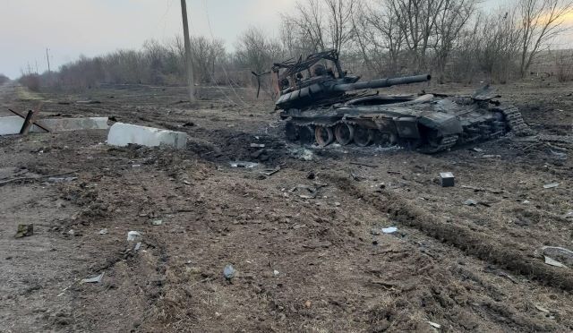 Бойцы Закарпатского легиона показали, что осталось от танка росармии
