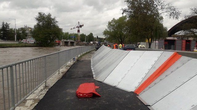 В Словакии сильные дожди стали причиной наводнения, погиб человек 